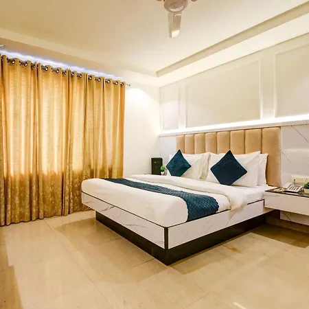 Hotel Krishna - By Rcg Hotels, Centrally Located, New Delhi Exterior photo